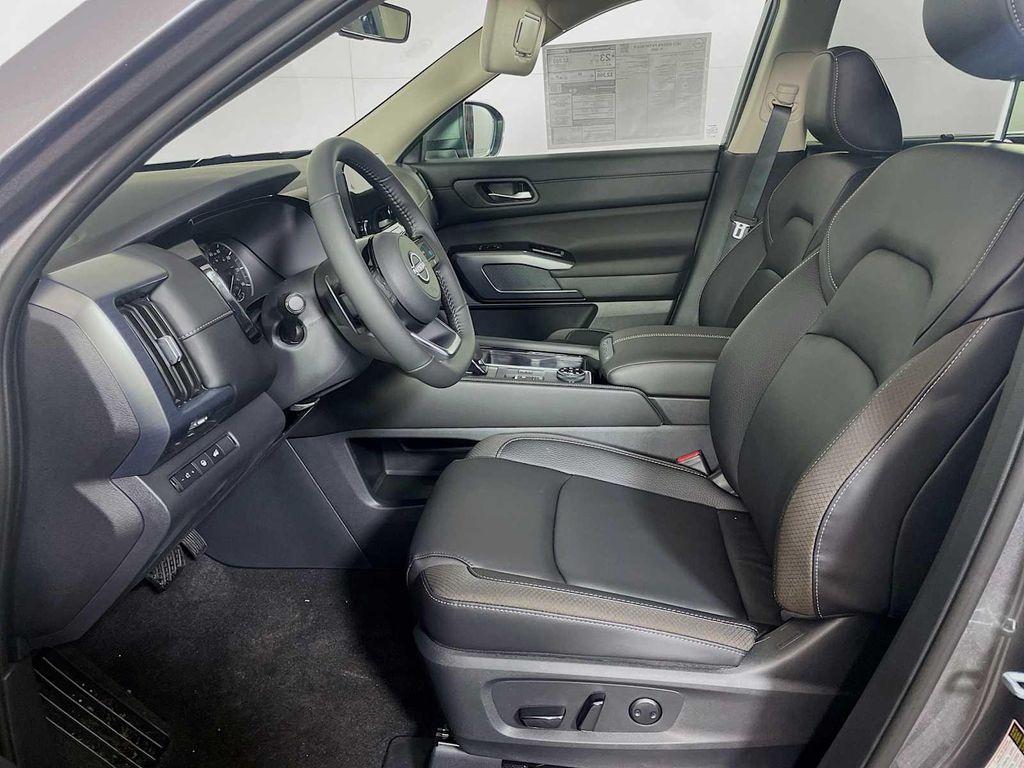 new 2025 Nissan Pathfinder car, priced at $43,369