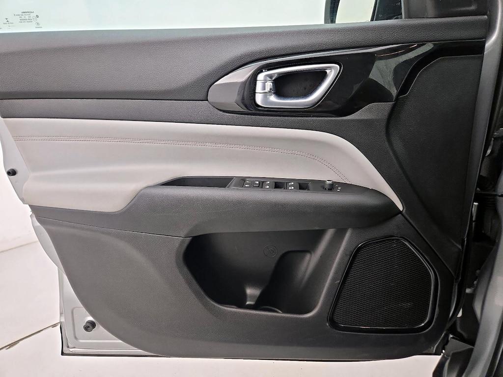 used 2022 Jeep Compass car, priced at $20,998