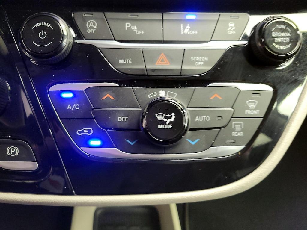 used 2023 Chrysler Pacifica car, priced at $27,998