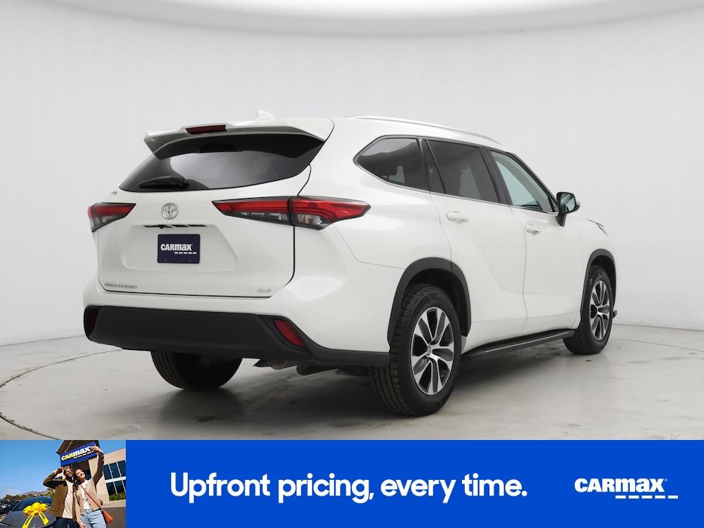 used 2021 Toyota Highlander car, priced at $34,998
