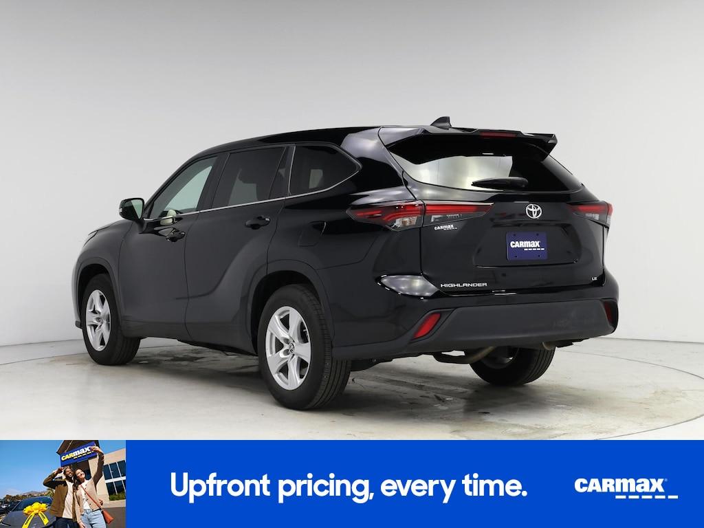 used 2025 Toyota Highlander car, priced at $33,998