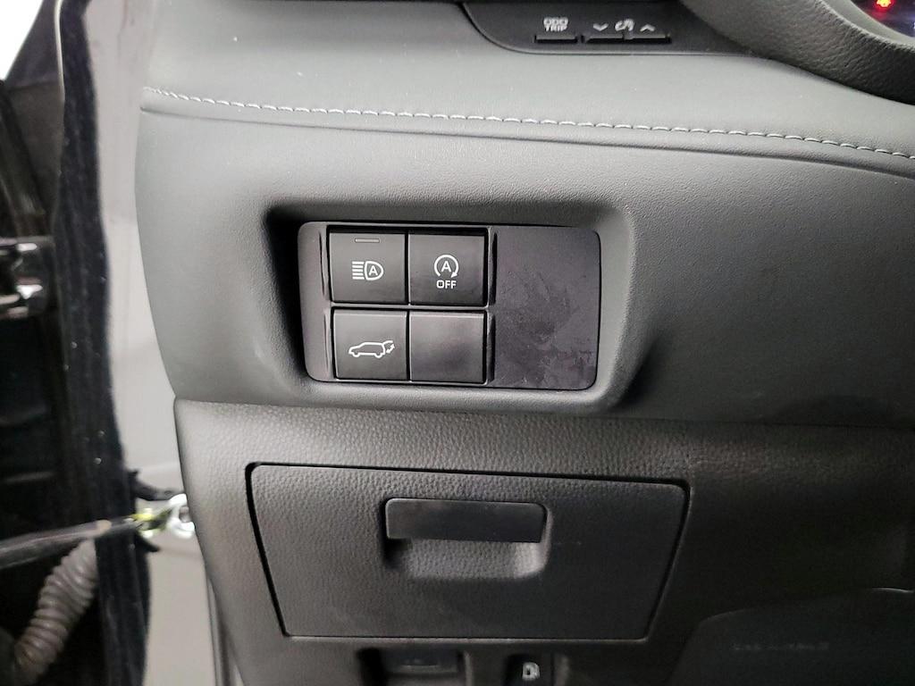 used 2025 Toyota Highlander car, priced at $33,998