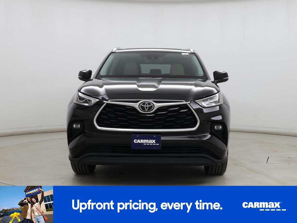 used 2021 Toyota Highlander car, priced at $30,998