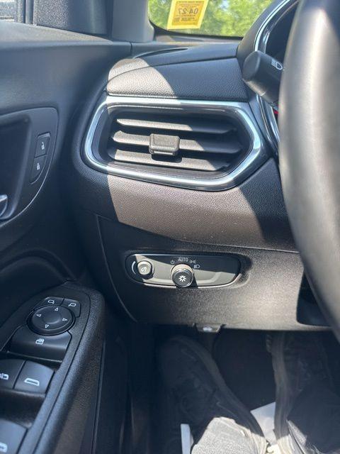 used 2023 Chevrolet Equinox car, priced at $23,900