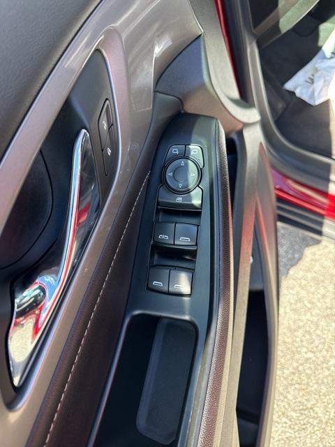 used 2023 Chevrolet Traverse car, priced at $29,900