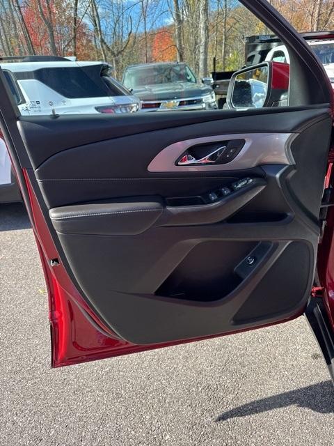 used 2023 Chevrolet Traverse car, priced at $29,900