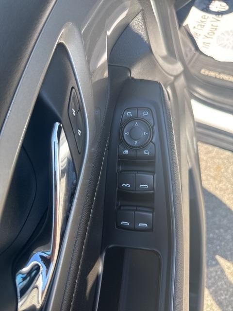 used 2023 Chevrolet Traverse car, priced at $29,932