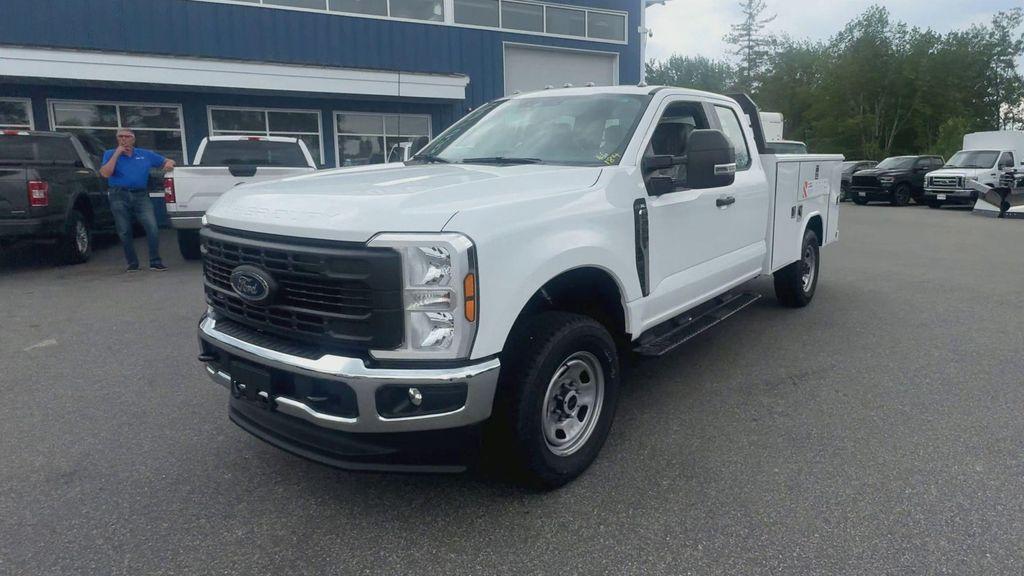 new 2025 Ford F-350 car, priced at $66,299