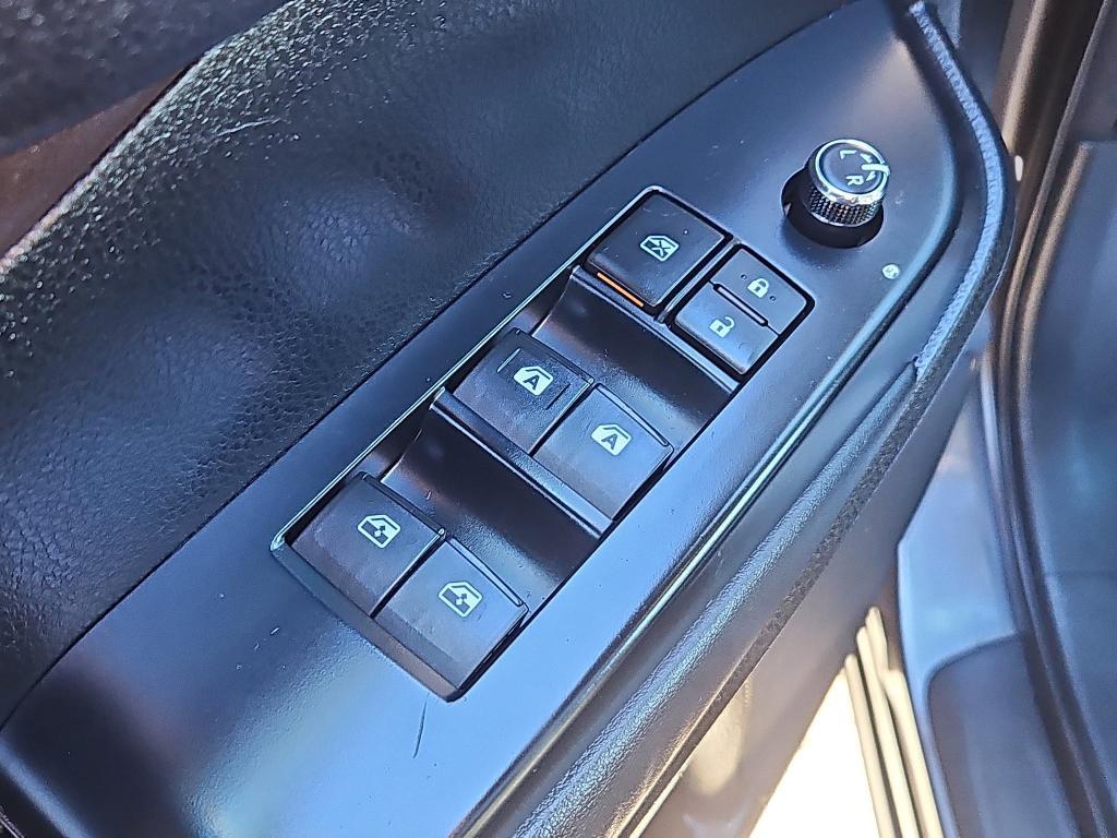 used 2015 Toyota Highlander car, priced at $15,900