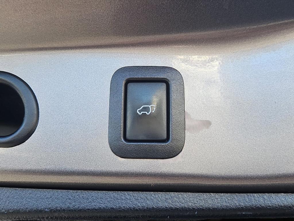 used 2015 Toyota Highlander car, priced at $15,900