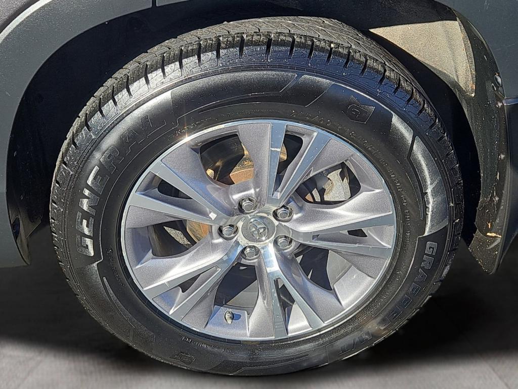 used 2015 Toyota Highlander car, priced at $15,900