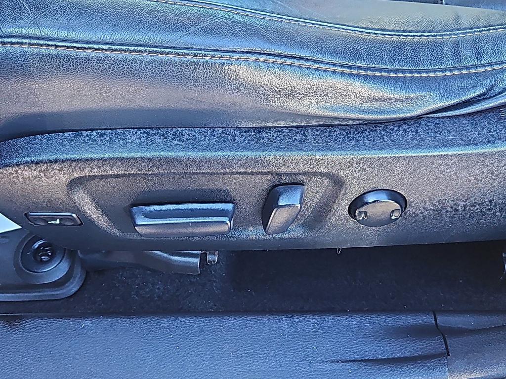 used 2015 Toyota Highlander car, priced at $15,900