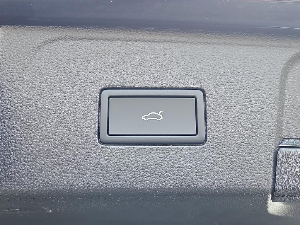 new 2026 Volkswagen Atlas car, priced at $51,972