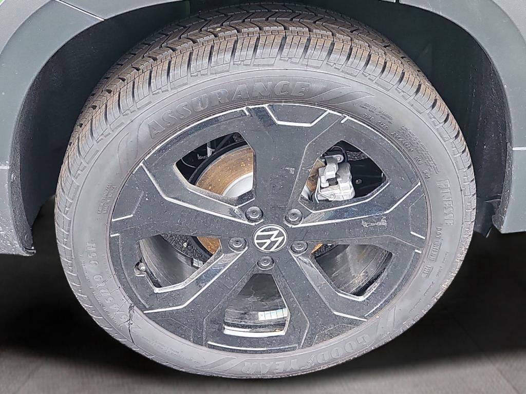 new 2025 Volkswagen Taos car, priced at $29,926