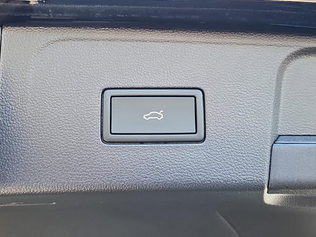 new 2026 Volkswagen Atlas car, priced at $46,603