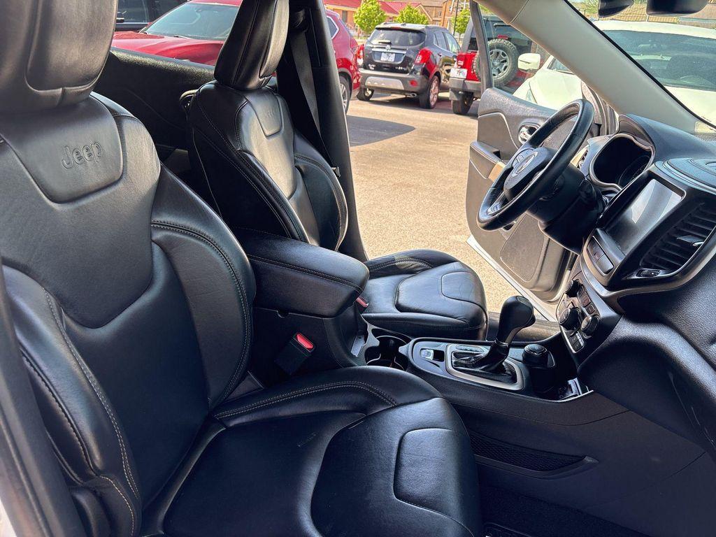 used 2018 Jeep Cherokee car, priced at $10,995