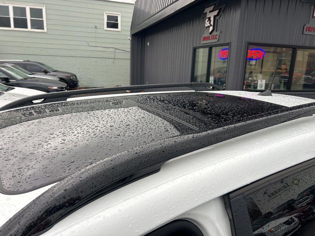 used 2016 Jeep Cherokee car, priced at $10,495