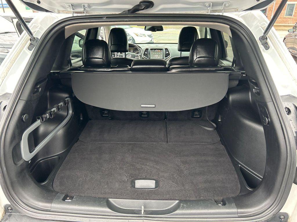 used 2016 Jeep Cherokee car, priced at $10,495