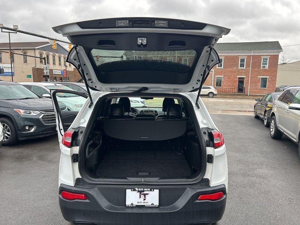 used 2016 Jeep Cherokee car, priced at $10,495