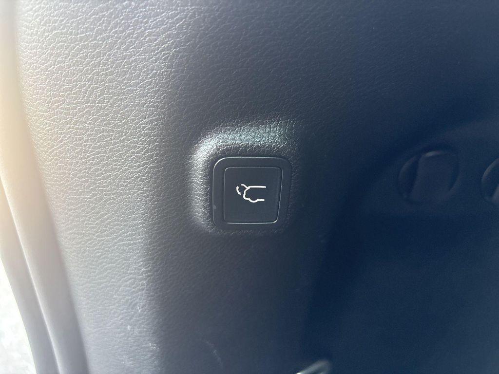 used 2019 Jeep Cherokee car, priced at $12,995