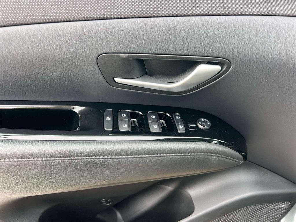 used 2022 Hyundai TUCSON Hybrid car, priced at $24,992