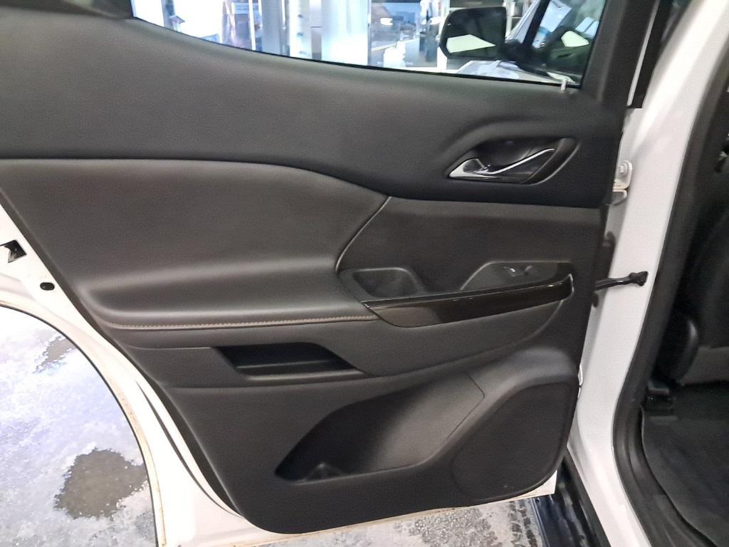 used 2022 GMC Acadia car, priced at $26,990