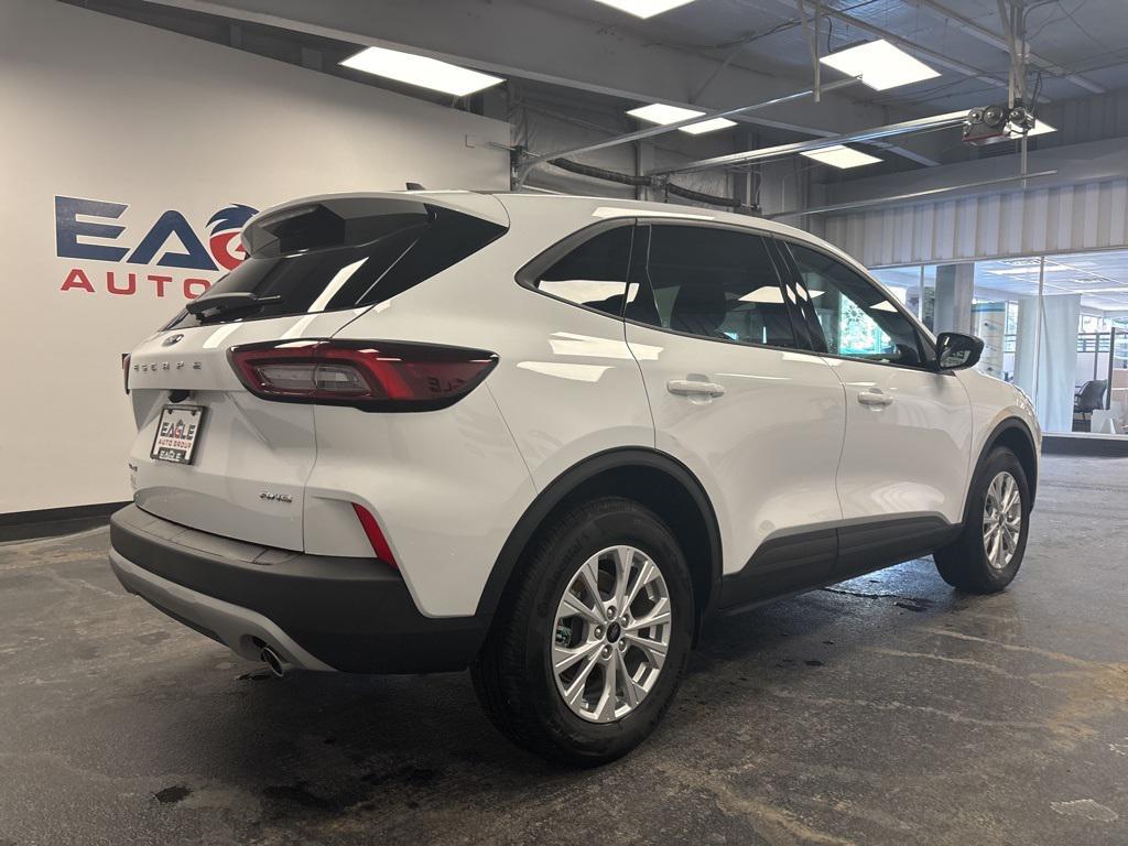 new 2025 Ford Escape car, priced at $26,990