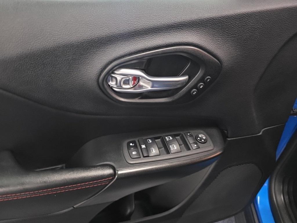 used 2022 Jeep Cherokee car, priced at $22,390