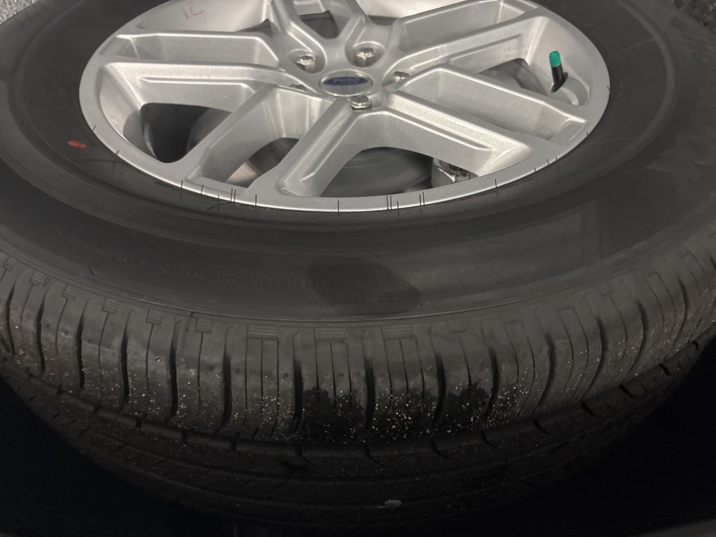 new 2025 Ford Explorer car, priced at $40,990