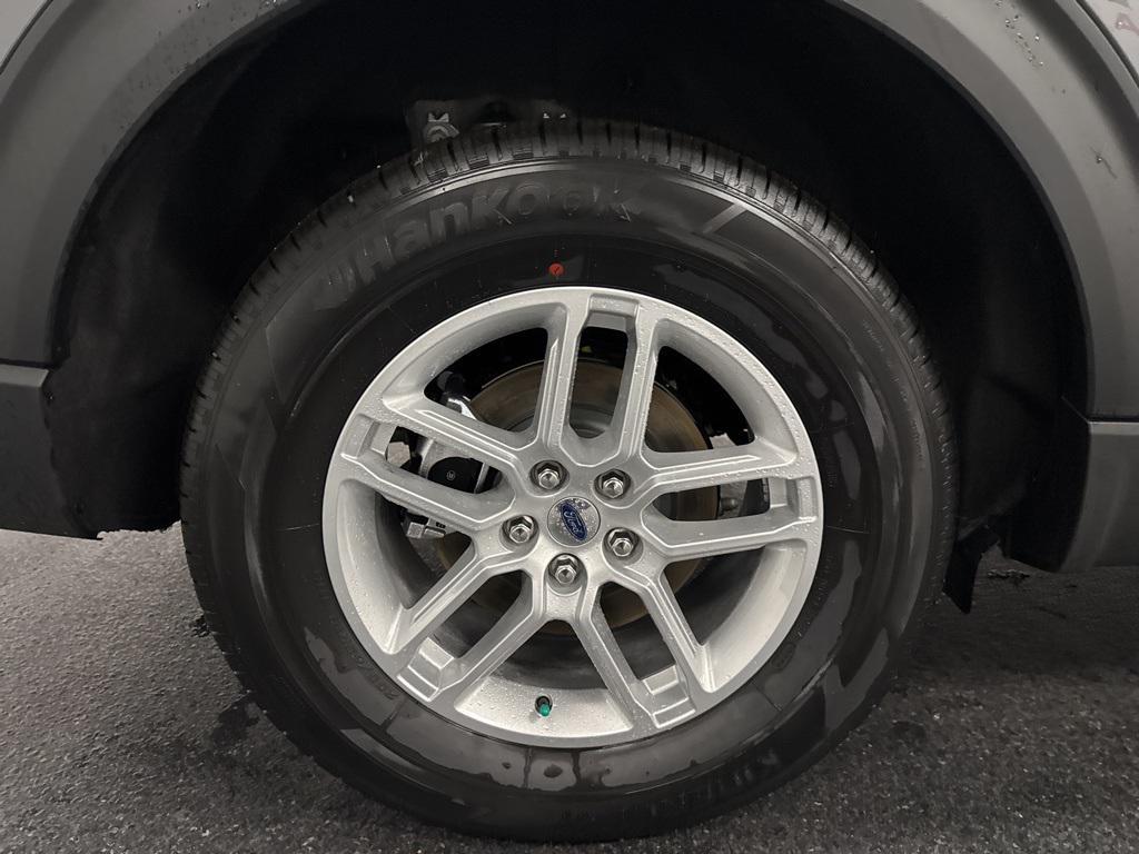 new 2025 Ford Explorer car, priced at $38,990