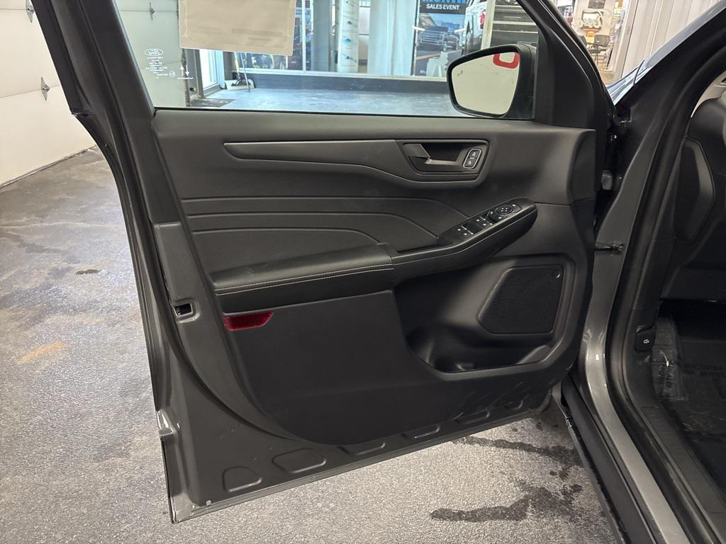 new 2026 Ford Escape car, priced at $29,990