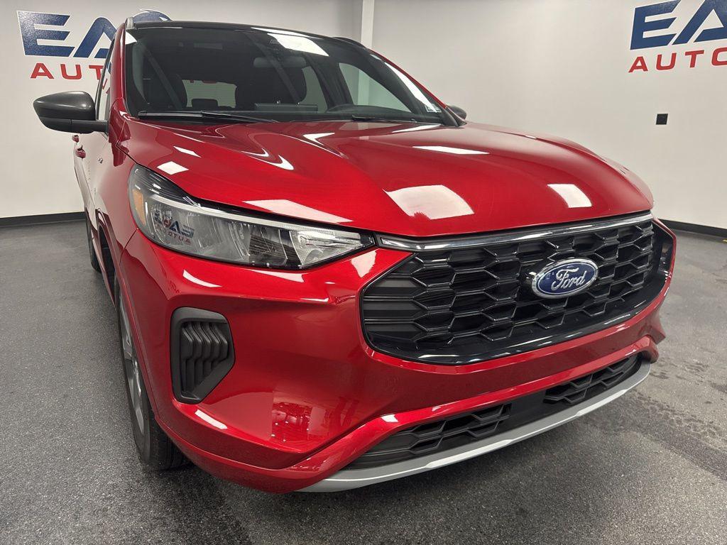used 2024 Ford Escape car, priced at $25,990