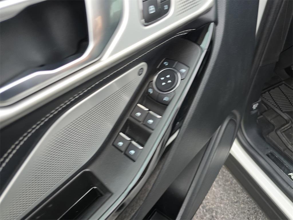 used 2022 Ford Explorer car, priced at $37,304