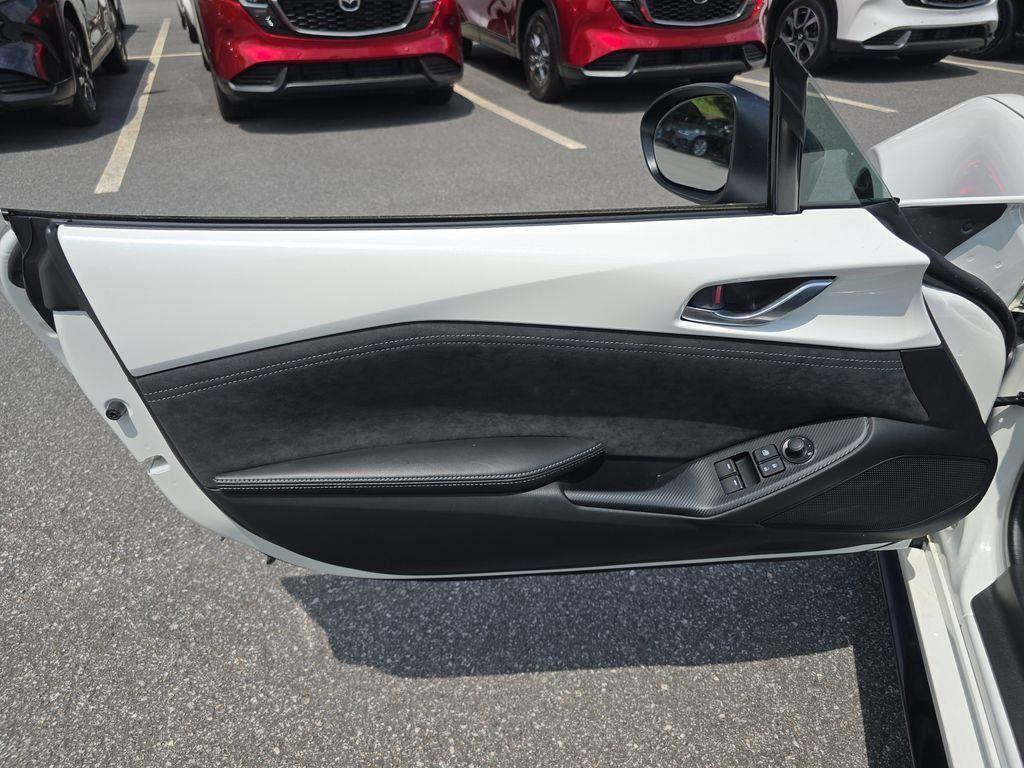 new 2026 Mazda MX-5 Miata car