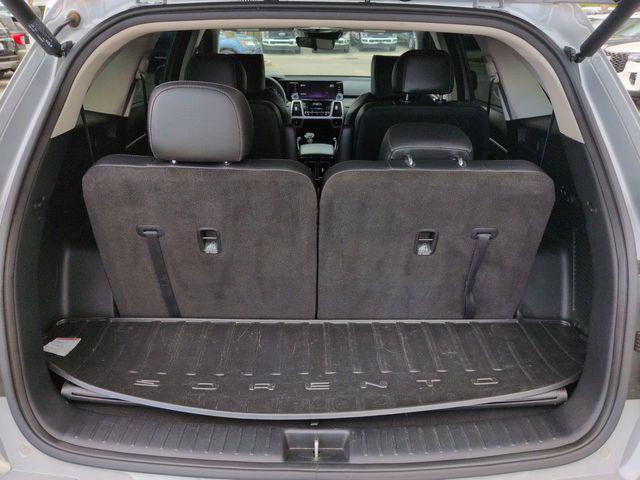 used 2022 Kia Sorento car, priced at $24,895