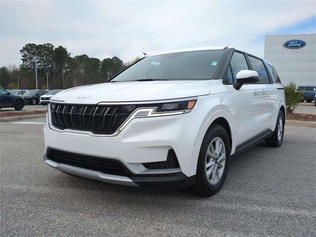 used 2023 Kia Carnival car, priced at $25,789