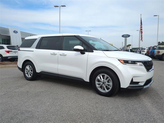used 2023 Kia Carnival car, priced at $25,789