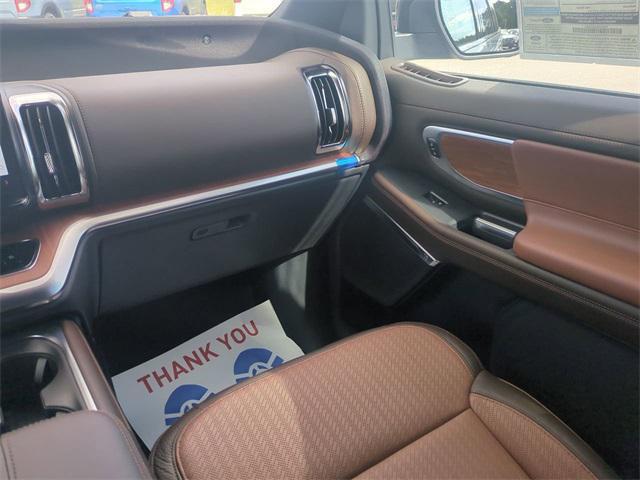 new 2025 Ford Expedition car, priced at $84,701