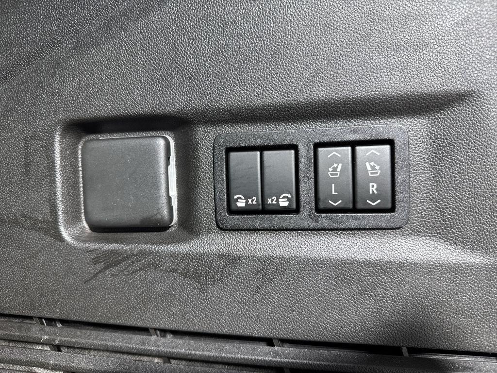 used 2021 GMC Yukon car, priced at $49,846