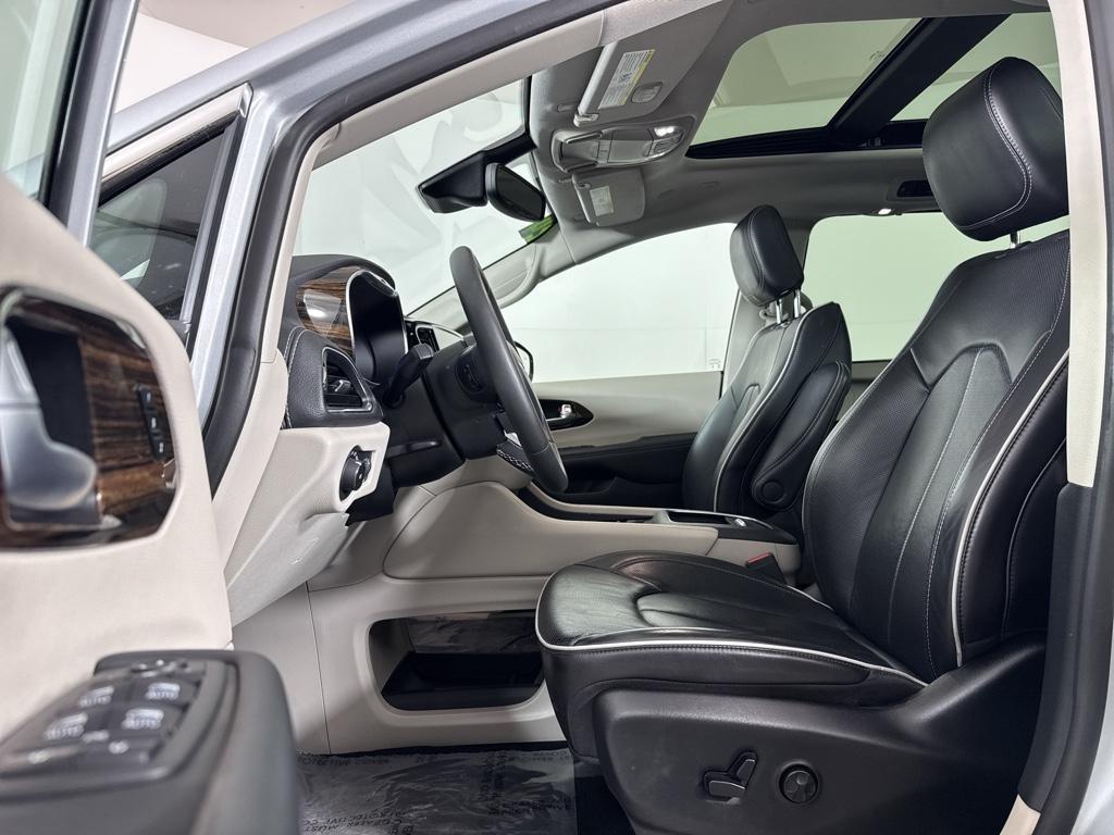 used 2024 Chrysler Pacifica car, priced at $38,132