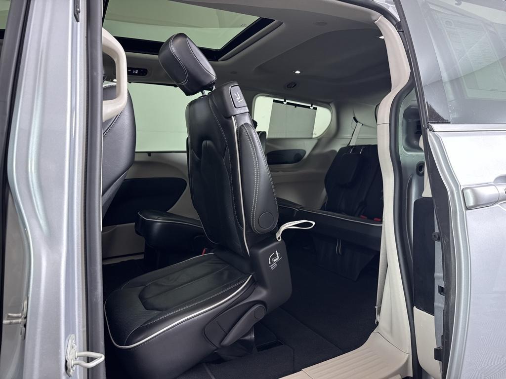 used 2024 Chrysler Pacifica car, priced at $38,132