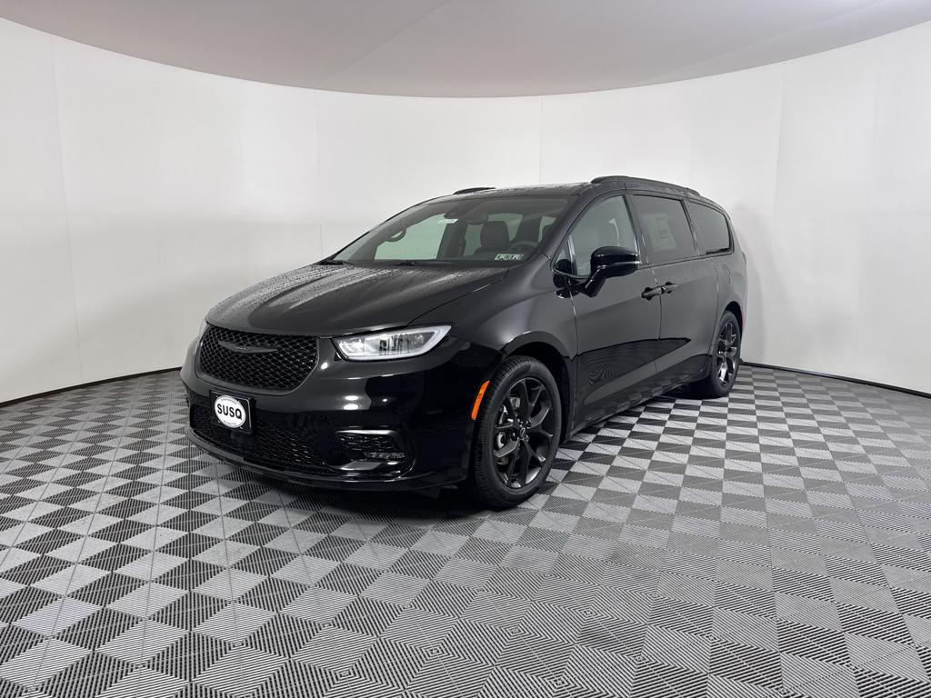 new 2026 Chrysler Pacifica car, priced at $45,535