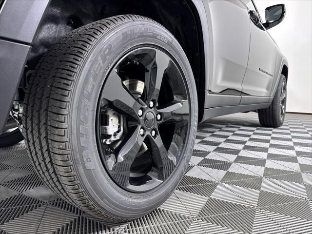 new 2025 Jeep Grand Cherokee car, priced at $44,125