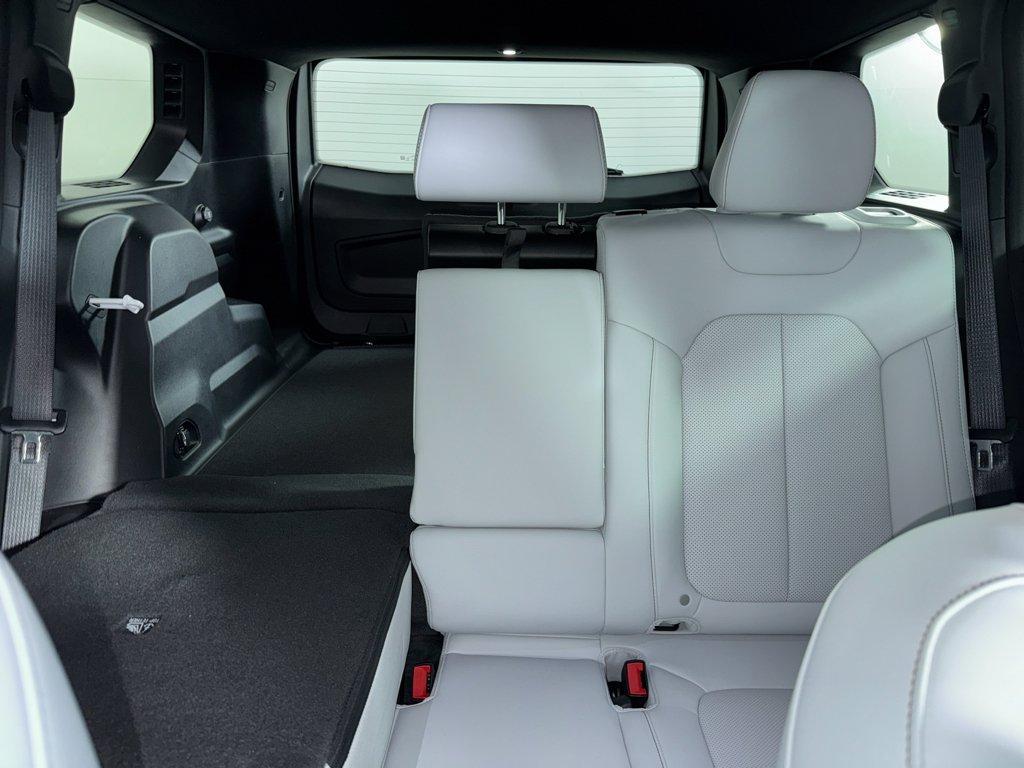 new 2026 Jeep Cherokee car, priced at $39,990