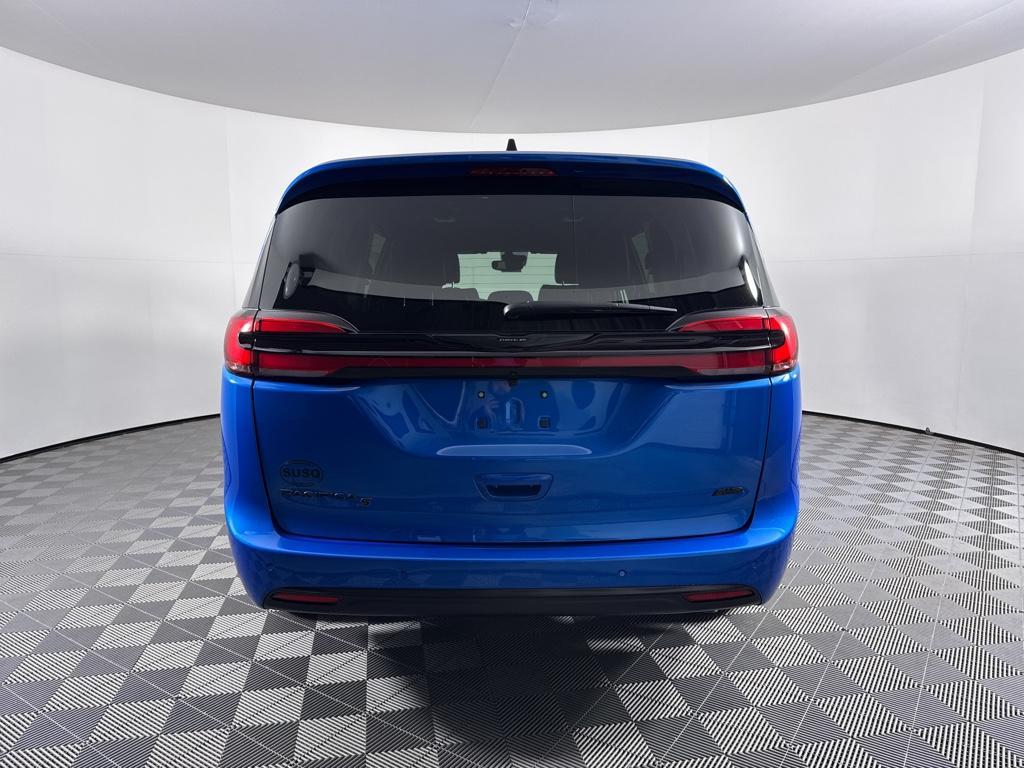 new 2026 Chrysler Pacifica car, priced at $46,075
