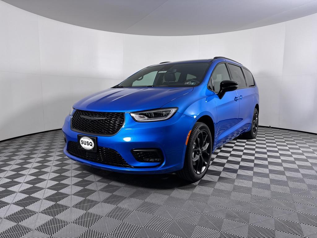 new 2026 Chrysler Pacifica car, priced at $46,075