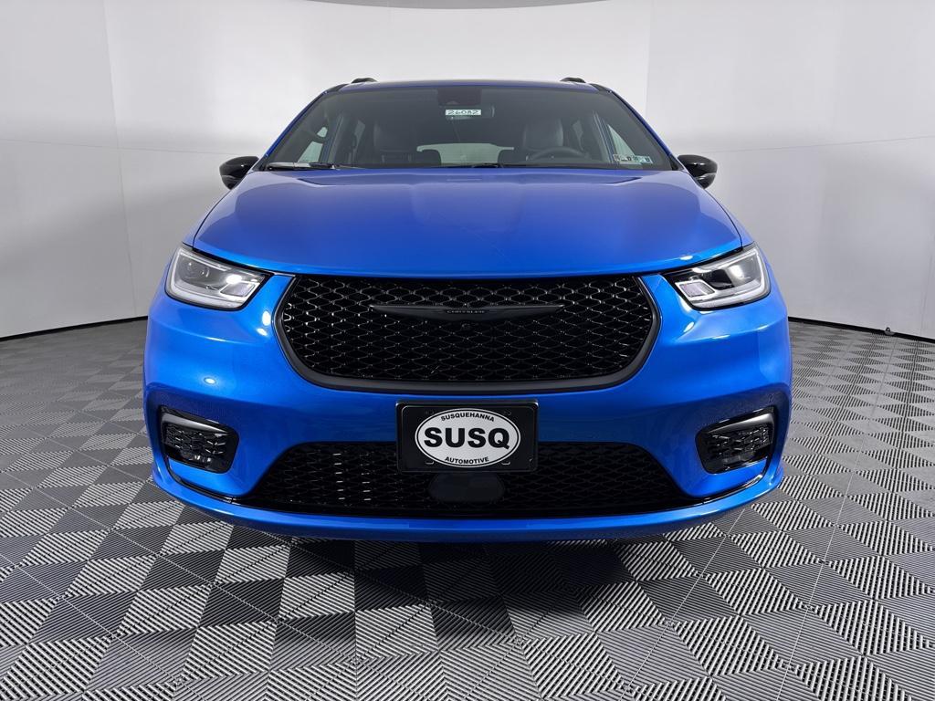 new 2026 Chrysler Pacifica car, priced at $46,075