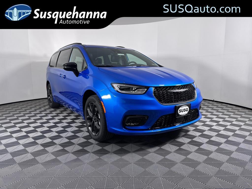 new 2026 Chrysler Pacifica car, priced at $46,075