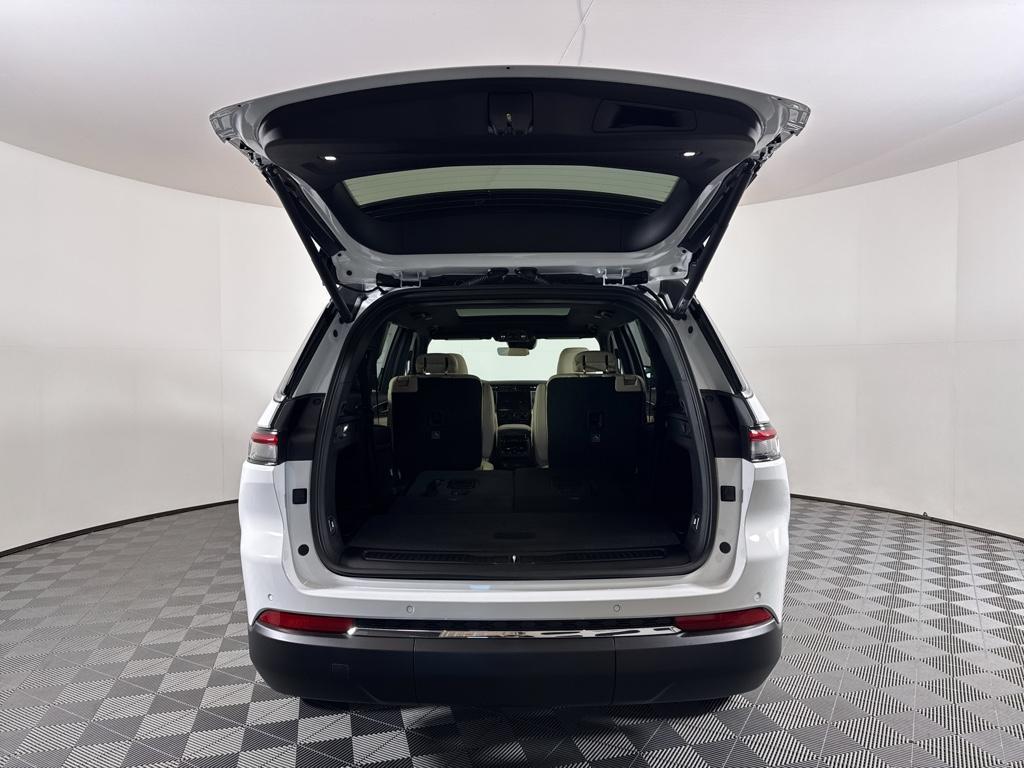 new 2025 Jeep Grand Cherokee L car, priced at $47,515