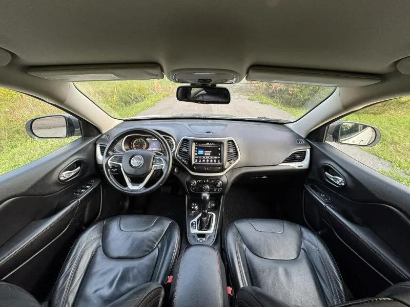 used 2015 Jeep Cherokee car, priced at $10,900